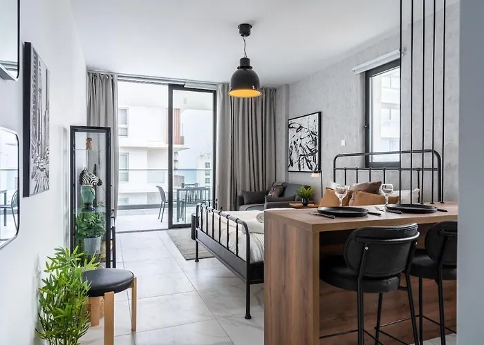 Dusk - Harmonic By 49 In Mackenzie * ラルナカ